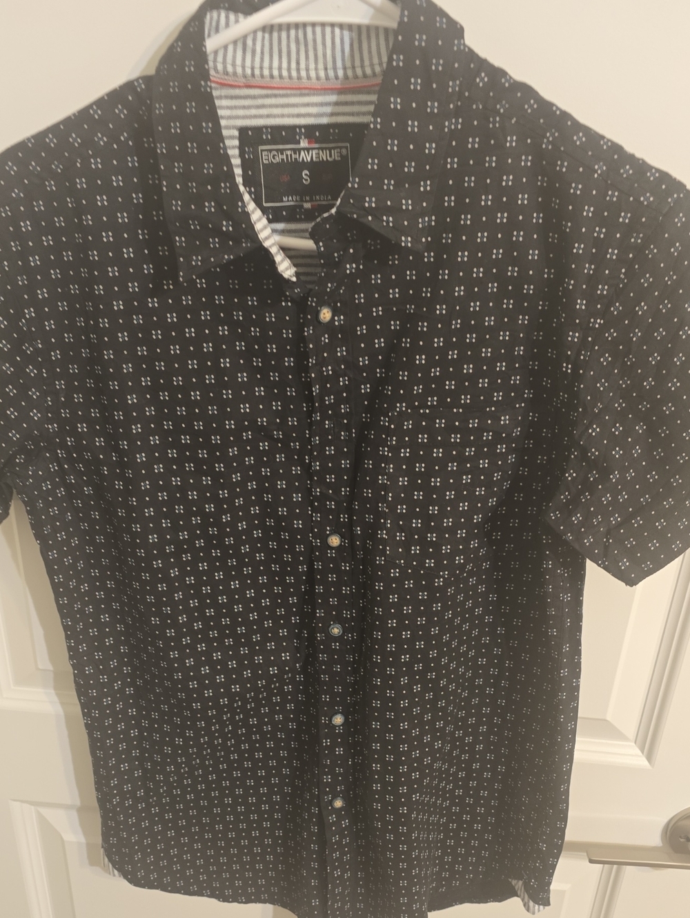 Short-Sleeve Black Geo Print Shirt - S